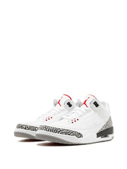 NIKEE AIR JORDAN RETRO 3 WHITE CEMENT