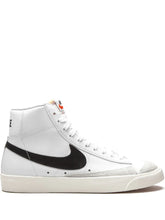 nikee blazer mid 77 vintage white black