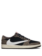 NIK E AIR JORDAN RETRO 1 LOW X TRAVIS SCOTT MOCHA SEMI UA