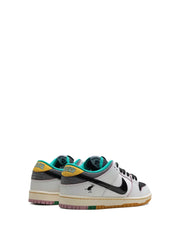 NIK.E sb dunk low pro x csef white and black