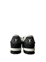 Louiss Vuitton LV Trainer White Black 896