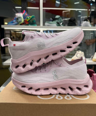 On Running Cloudtilt Loewe Pale Pink