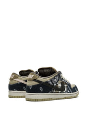 nikee sb dunk low travis scott bandhana