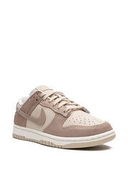 Nikee SB Dunk Low Sand Drift