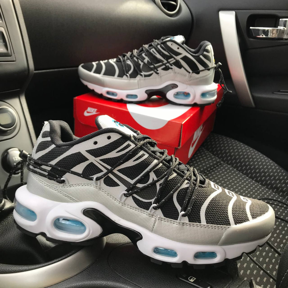 Nike AirMax Plus Lace Toggle Black Grey